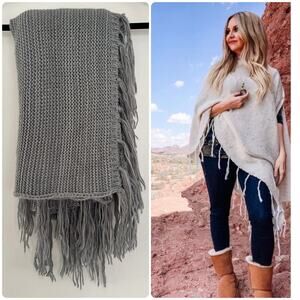 Lularoe Mimi in Heathered Gray, Fringed Poncho/Shawl/Wrap